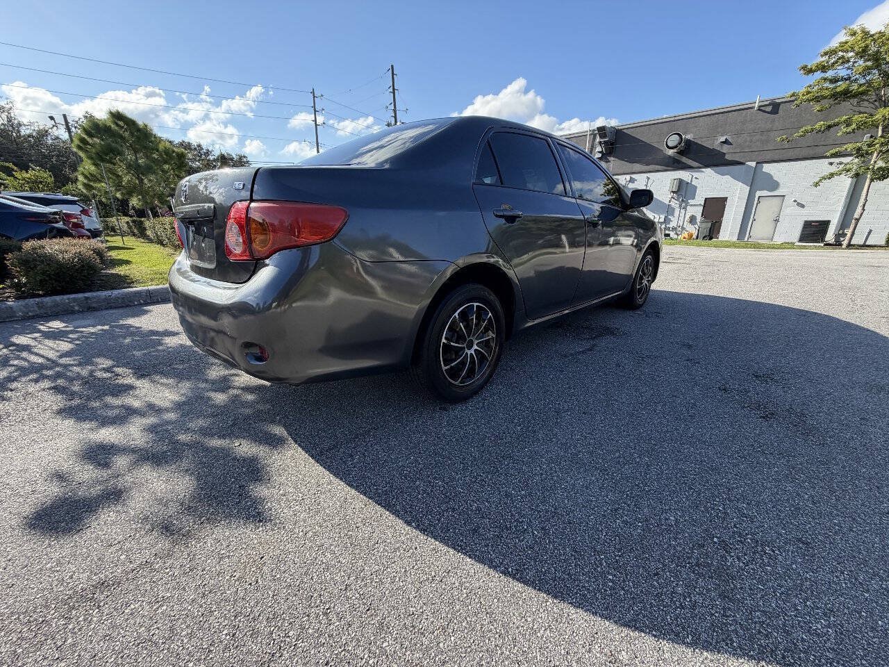 Used 2010 Toyota Corolla LE FWD image 7