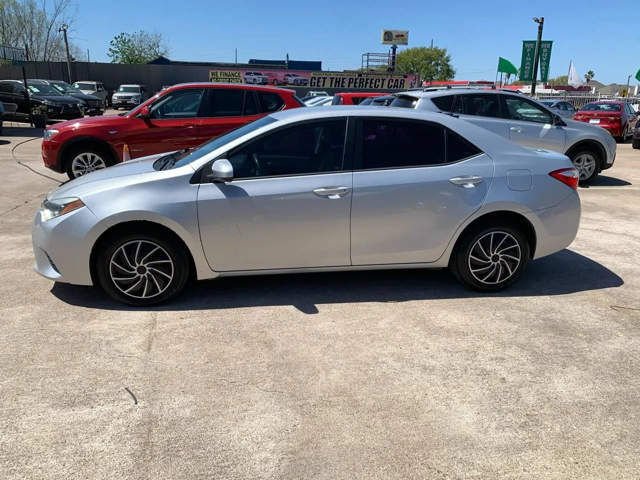 Used 2015 Toyota Corolla LE FWD image 9