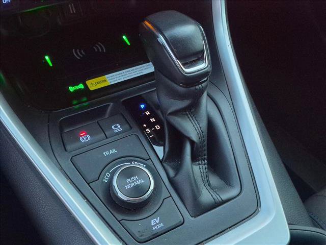 Used 2022 Toyota RAV4 SE w/ SE Grade Weather Package AWD/4WD image 19