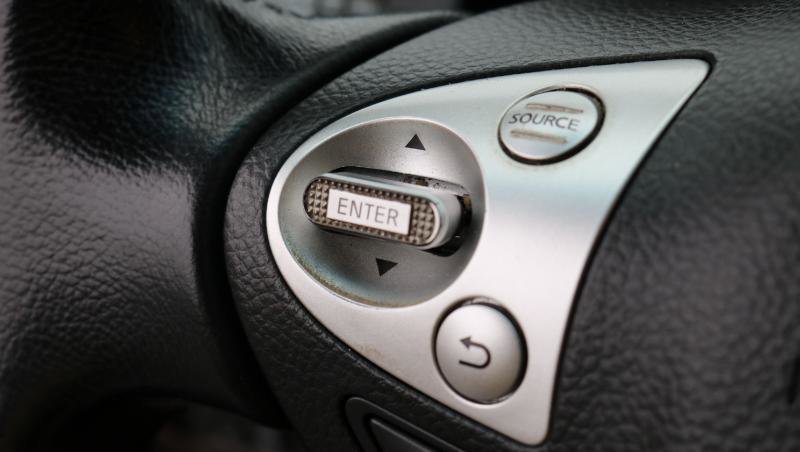 Used 2011 INFINITI FX35 AWD w/ Premium Pkg image 10