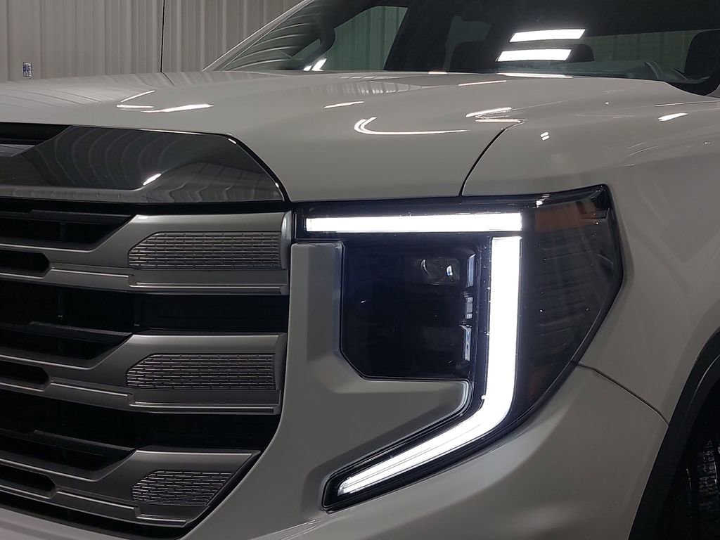 Used 2023 GMC Sierra 1500 SLE image 31