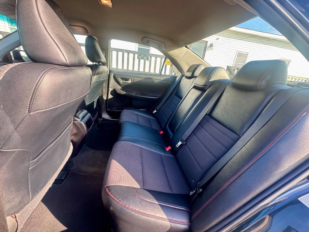 Used 2016 Toyota Camry SE FWD image 14