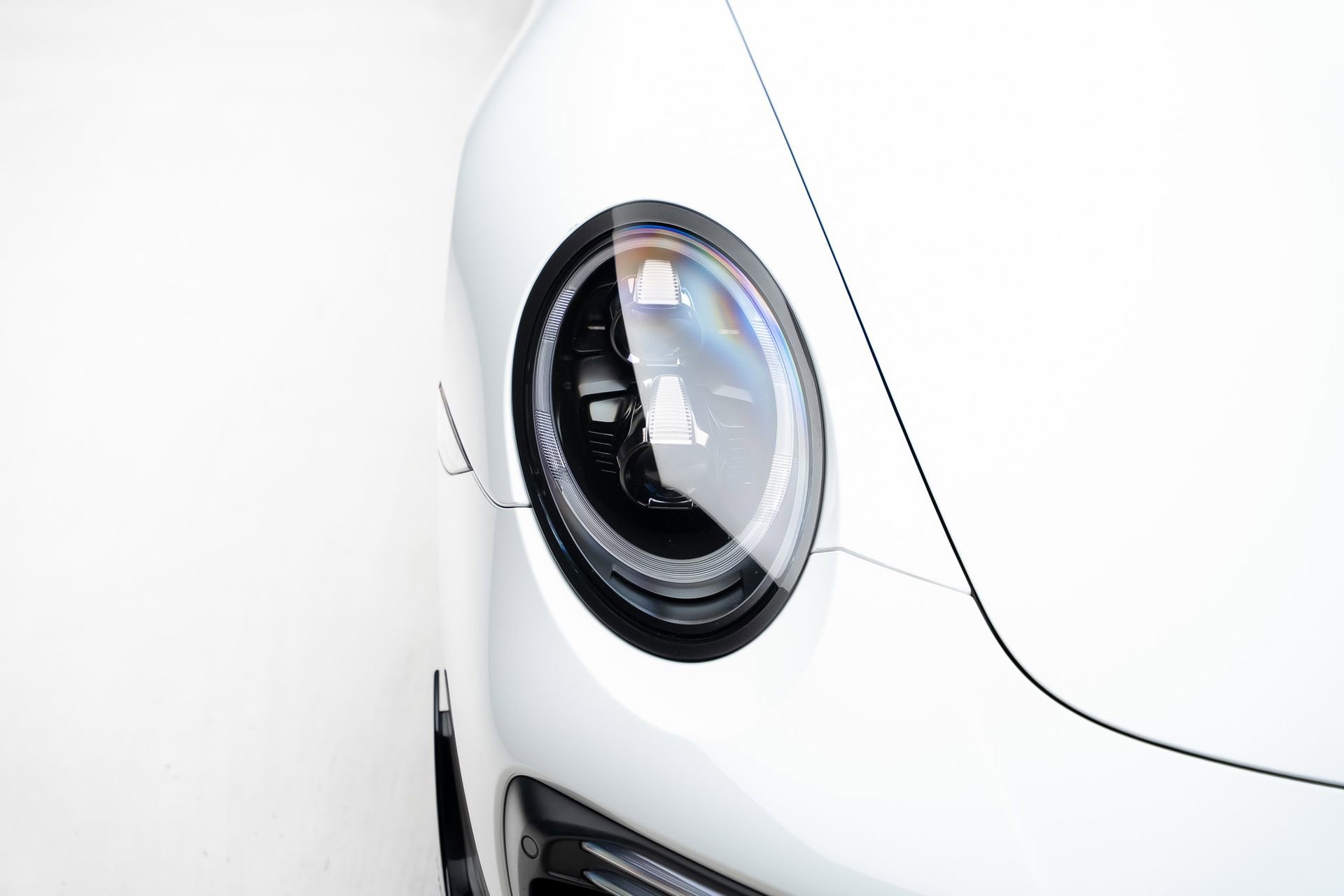 Used 2019 Porsche 911 Turbo image 14