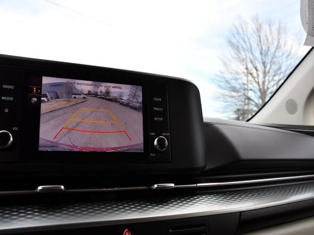 Used 2024 Kia Carnival LX image 14