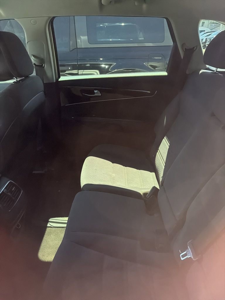 Used 2016 Kia Sorento LX w/ LX Convenience Package image 13