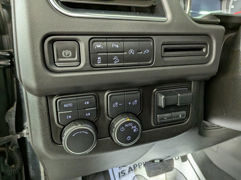 Used 2021 Chevrolet Tahoe Z71 w/ Z71 Signature Package image 19