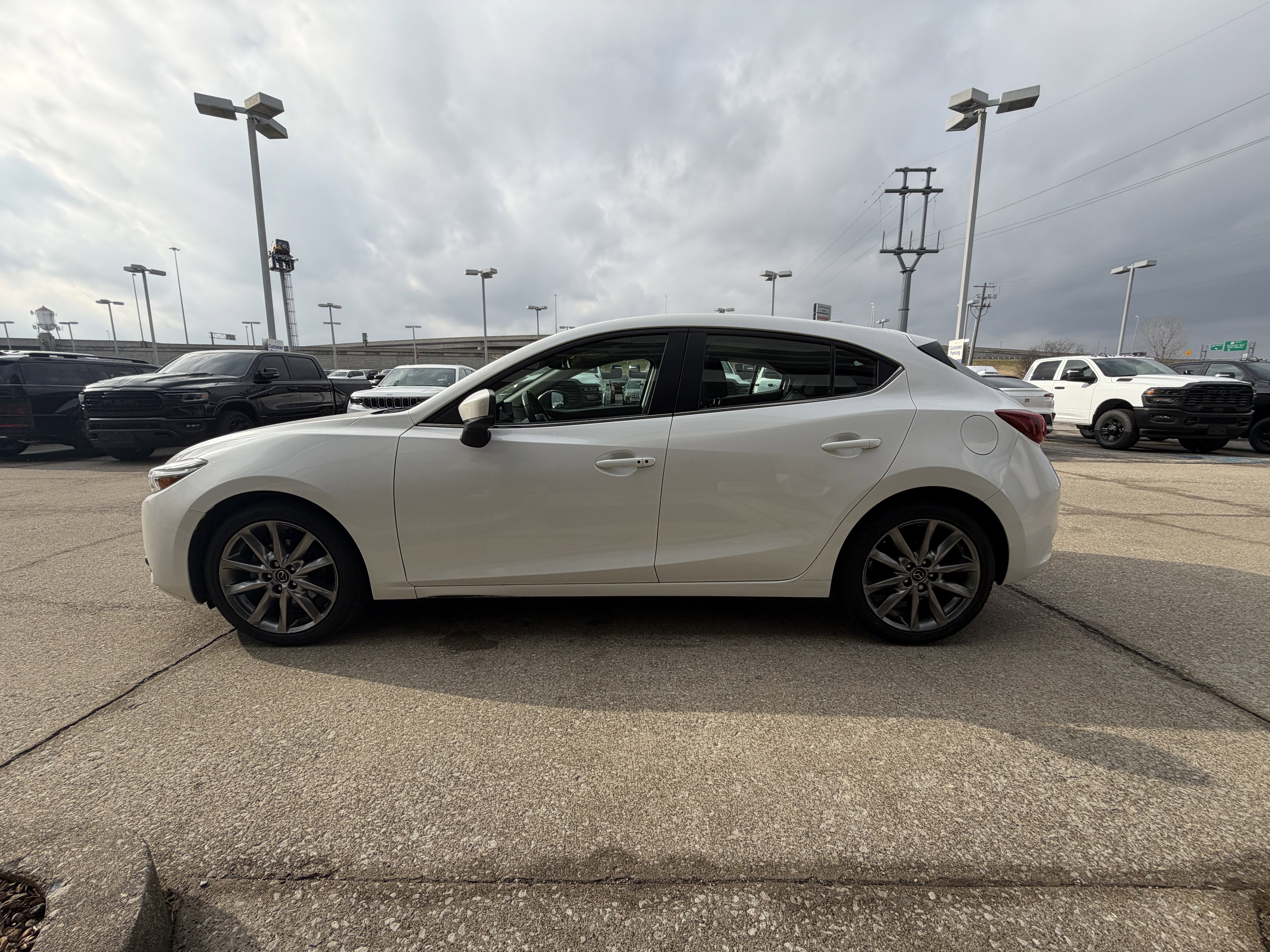 Used 2018 MAZDA MAZDA3 Grand Touring w/ Premium Equipment Package image 15