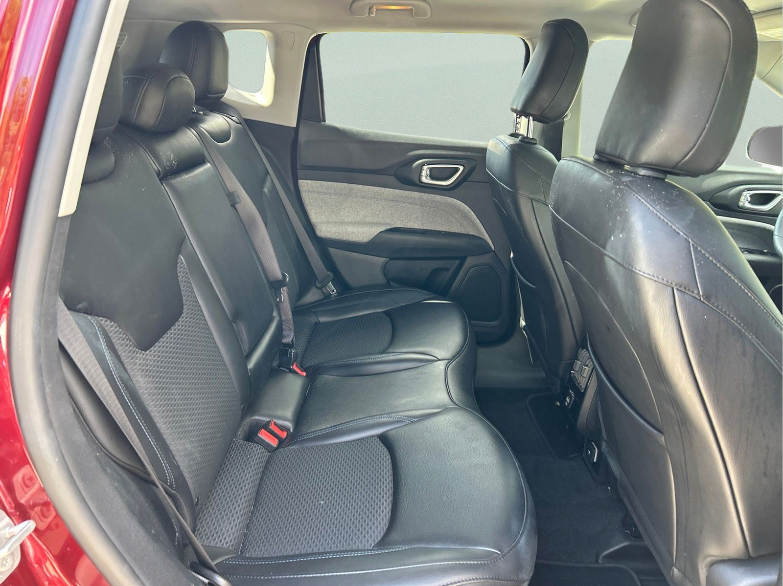 Used 2022 Jeep Compass Latitude AWD/4WD image 11