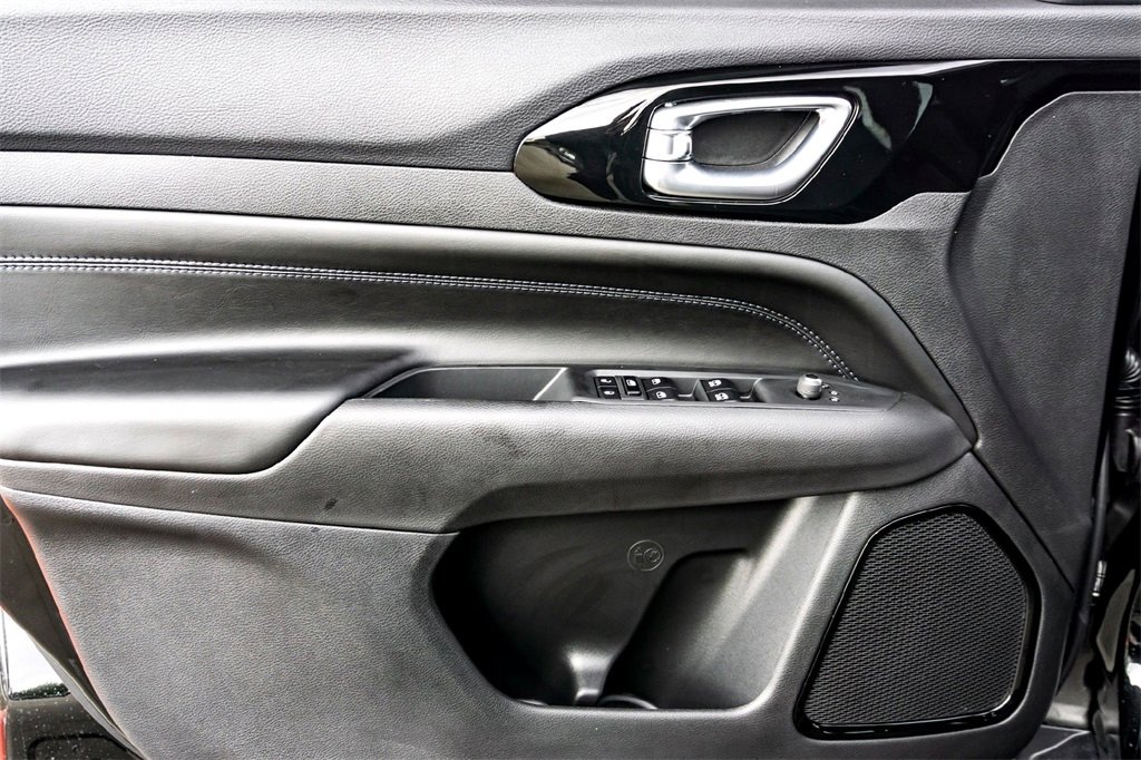 New 2026 Jeep Compass Latitude image 7