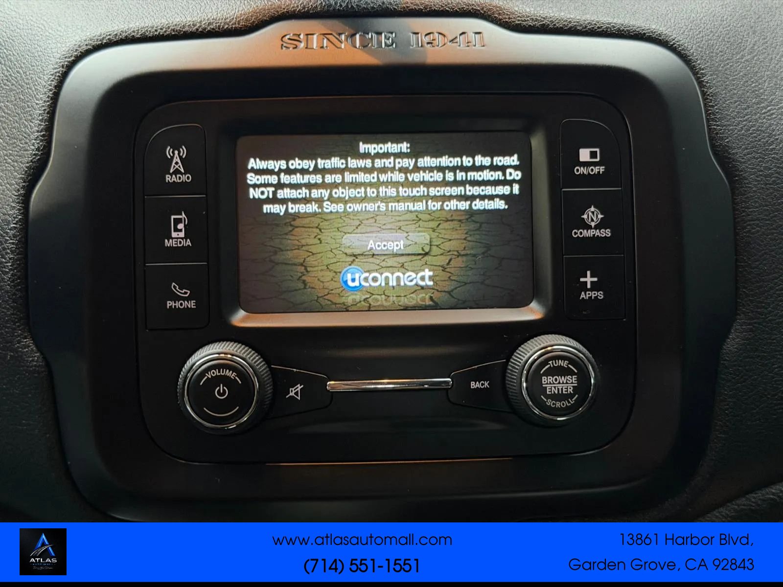 Used 2017 Jeep Renegade Altitude FWD image 26