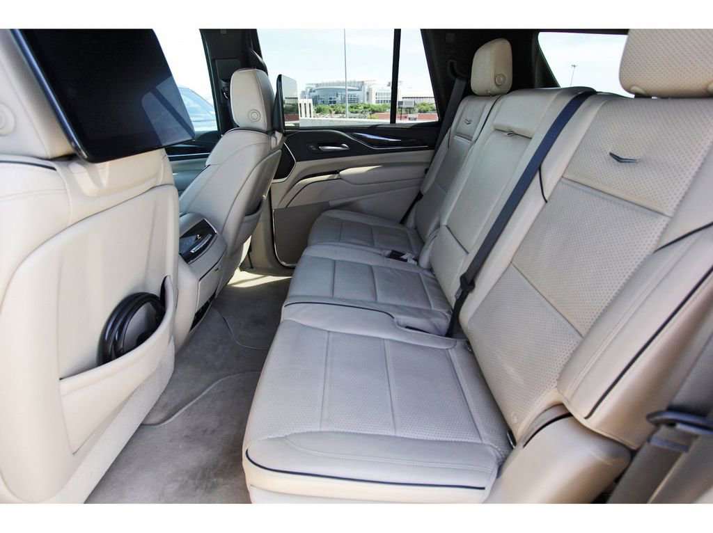 Used 2021 Cadillac Escalade Premium Luxury image 7