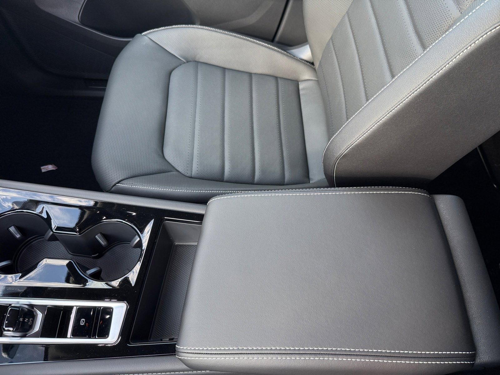 New 2026 Volkswagen Atlas SEL image 14