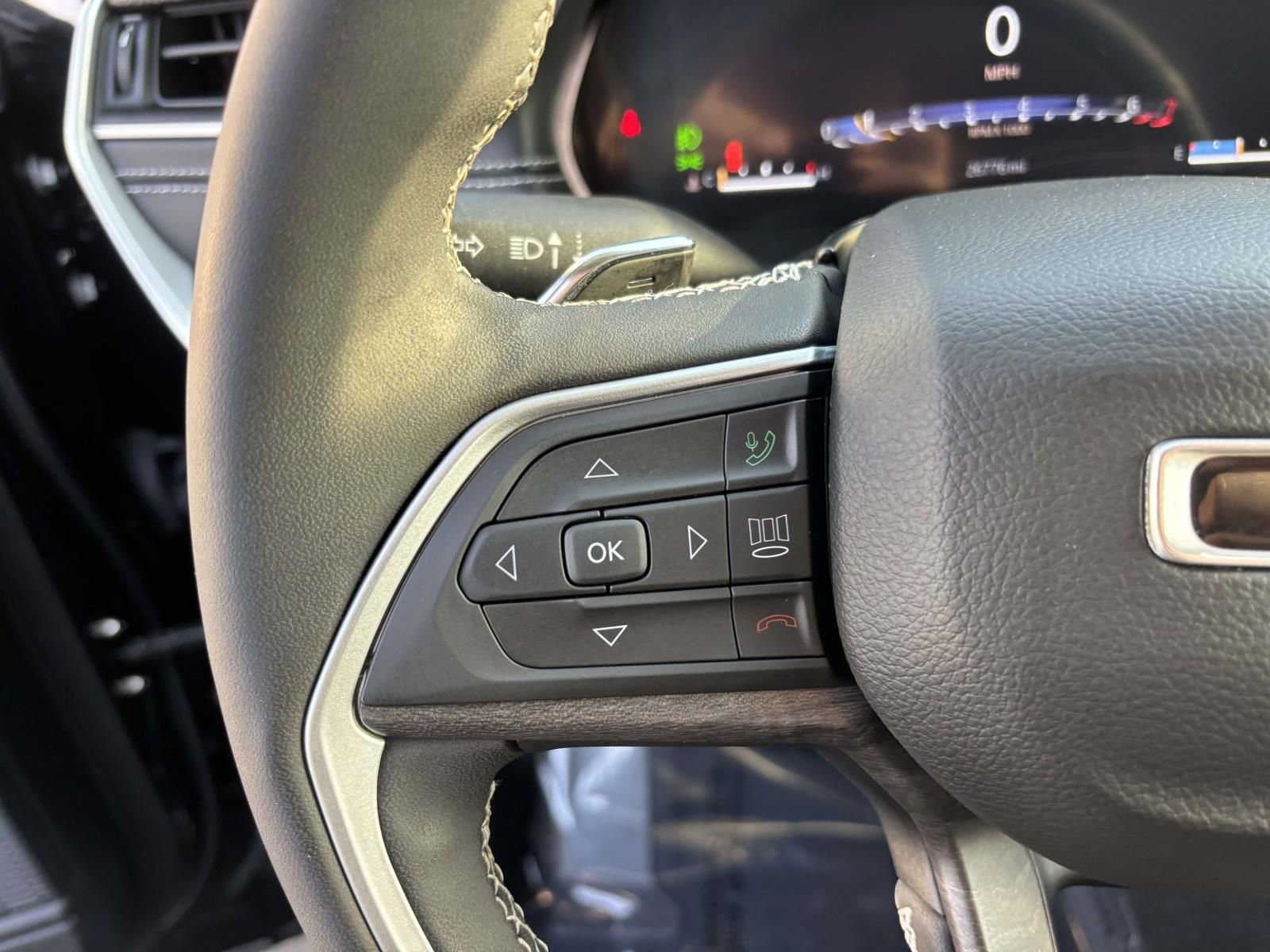 Used 2023 Jeep Grand Cherokee L Limited image 19