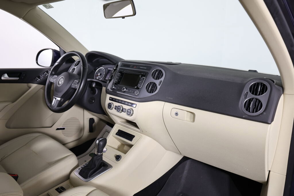 Used 2014 Volkswagen Tiguan SEL image 23