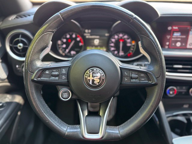 Used 2022 Alfa Romeo Stelvio Veloce AWD/4WD image 18