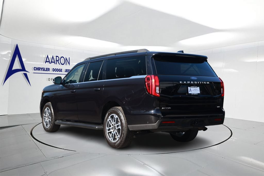 Used 2025 Ford Expedition Max Active AWD/4WD image 2