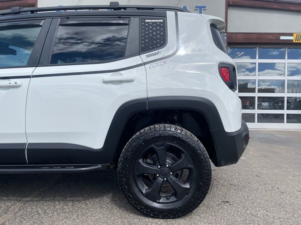 Used 2022 Jeep Renegade Trailhawk image 3