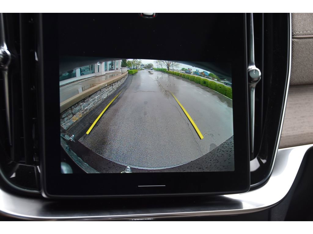 Certified 2026 Volvo XC90 B5 Core w/ Protection Package Premier image 23