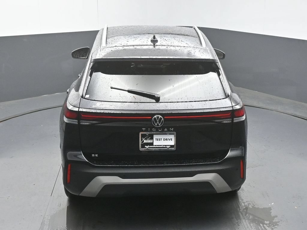Used 2025 Volkswagen Tiguan SE FWD image 45