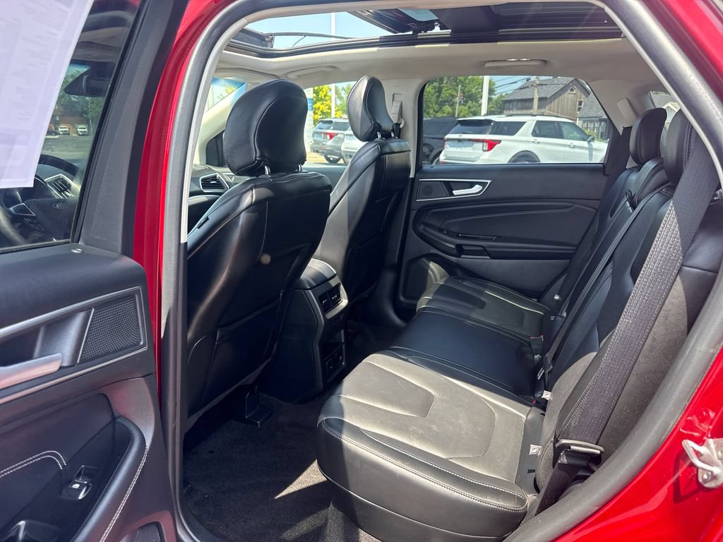 Used 2019 Ford Edge Titanium w/ Equipment Group 301A AWD/4WD image 23
