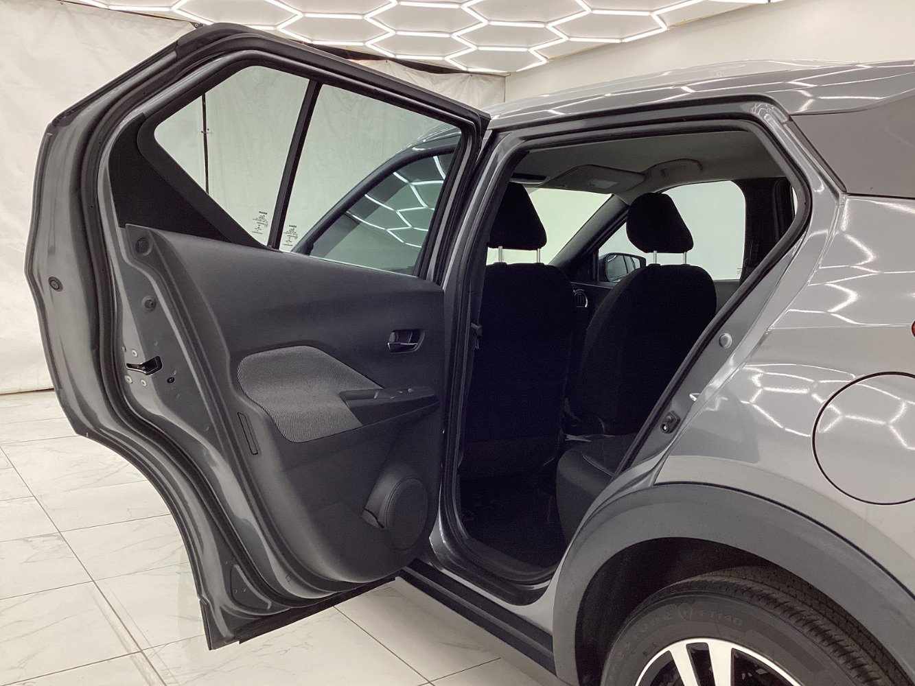 Used 2018 Nissan Kicks SV image 22