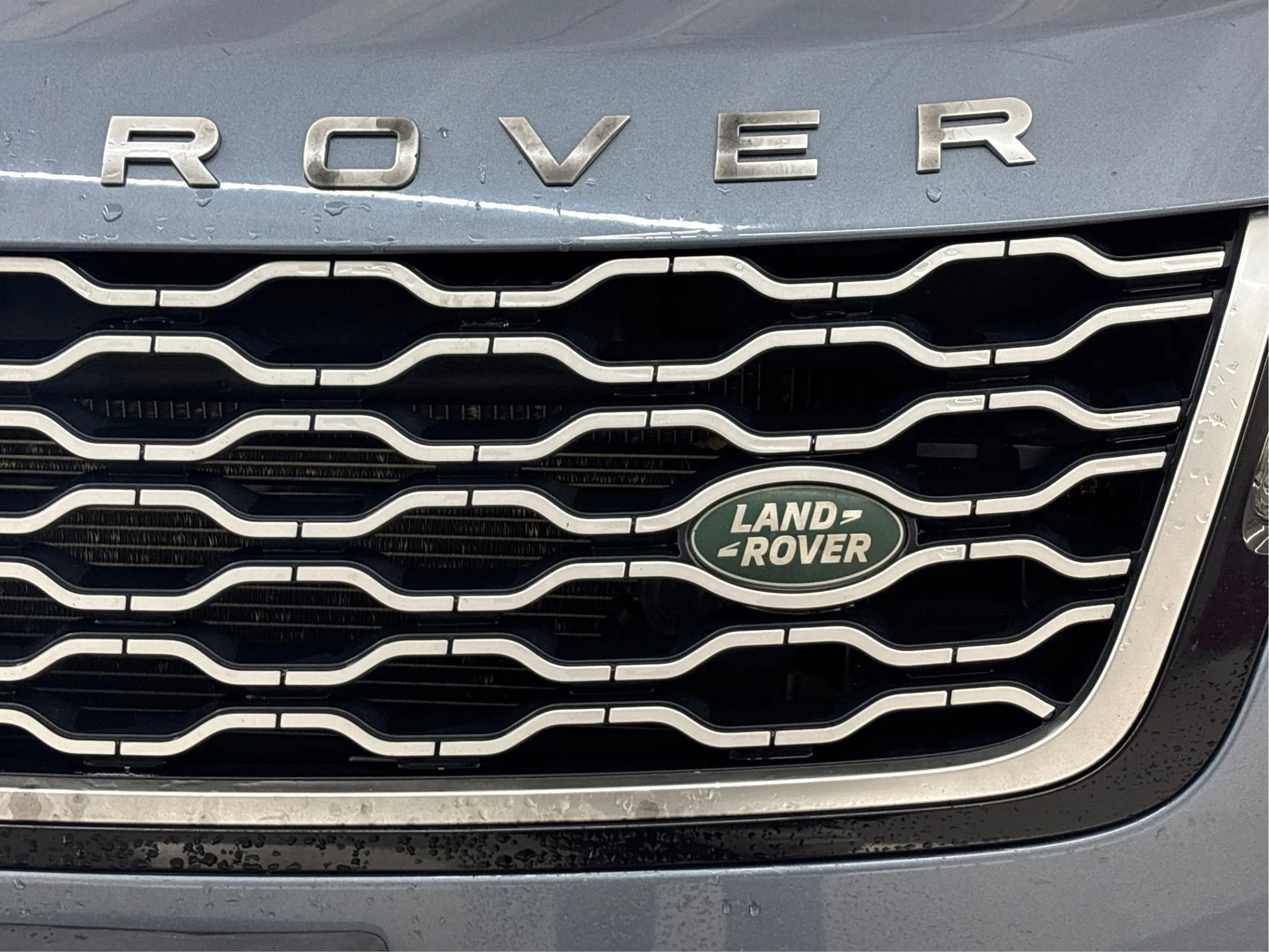 Used 2019 Land Rover Range Rover Velar S AWD/4WD image 36