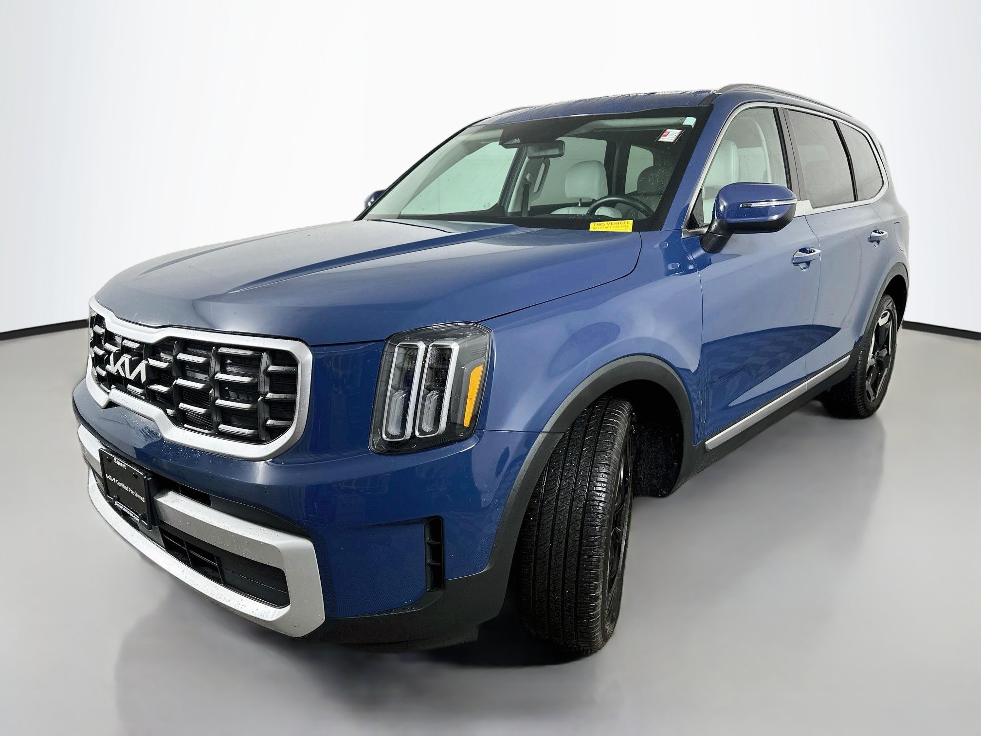 Certified 2025 Kia Telluride S AWD/4WD image 3