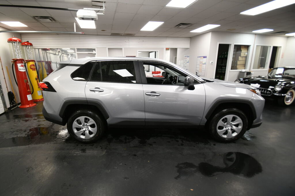 Used 2025 Toyota RAV4 LE image 8