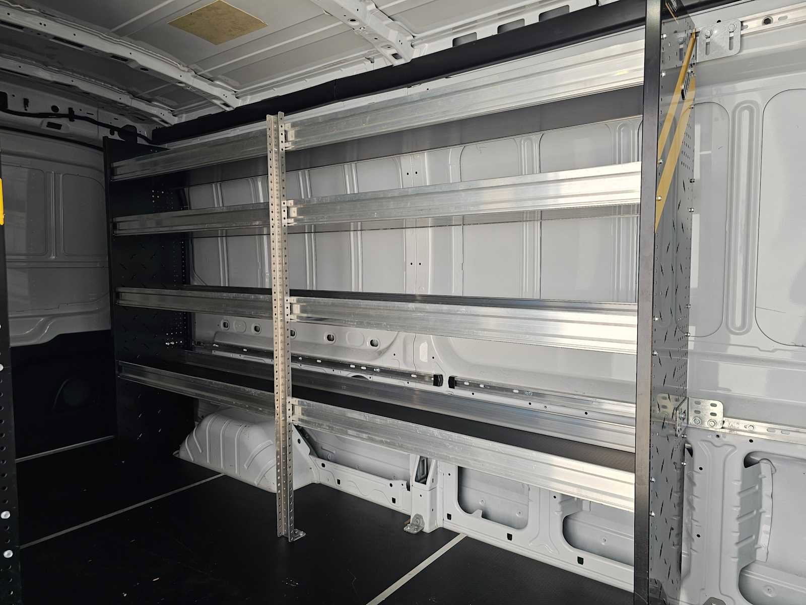 Used 2023 Ford E-Transit Medium Roof image 13