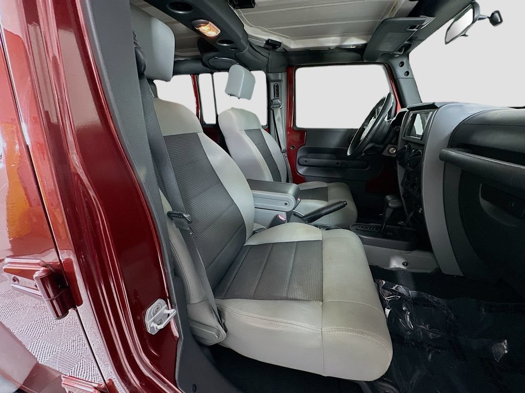 Used 2010 Jeep Wrangler Unlimited Sport RWD image 26