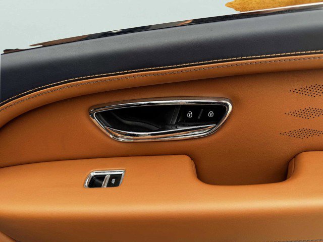 Used 2023 Bentley Bentayga Extended Wheelbase image 72