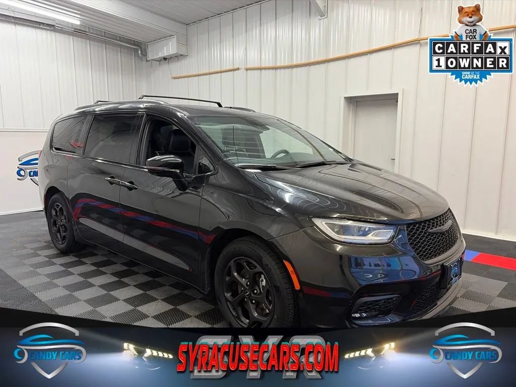 Used 2024 Chrysler Pacifica Premium