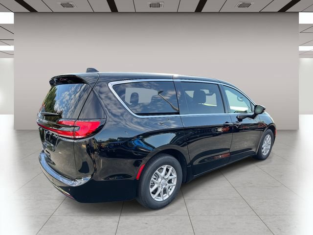 New 2026 Chrysler Pacifica Select FWD image 3