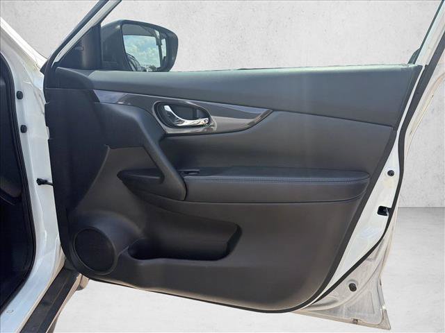 Used 2019 Nissan Rogue SV w/ Premium Package FWD image 22