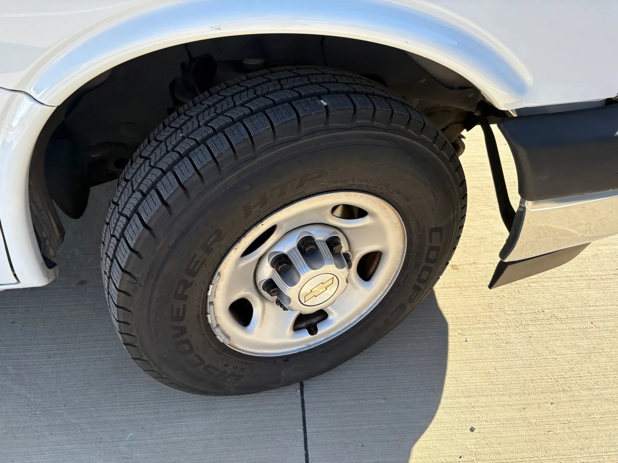 Used 2020 Chevrolet Express 2500 Regular Van 3D w/ Enhanced Convenience Package image 18