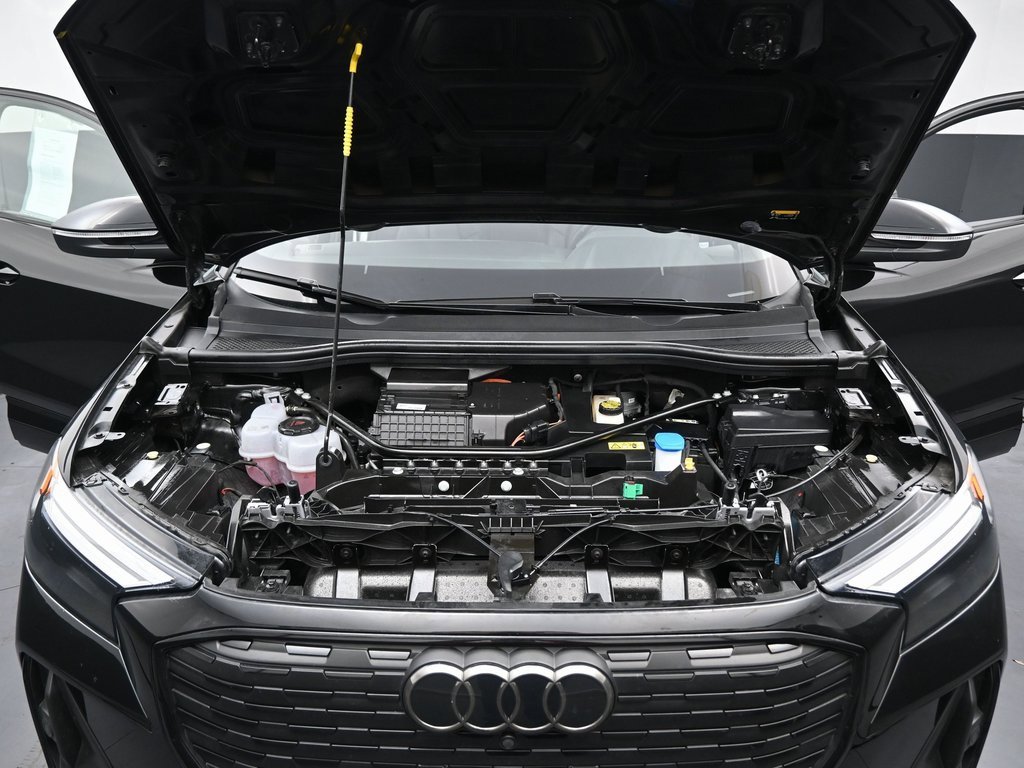 Used 2024 Audi Q4 e-tron Premium Plus w/ Premium Plus image 32