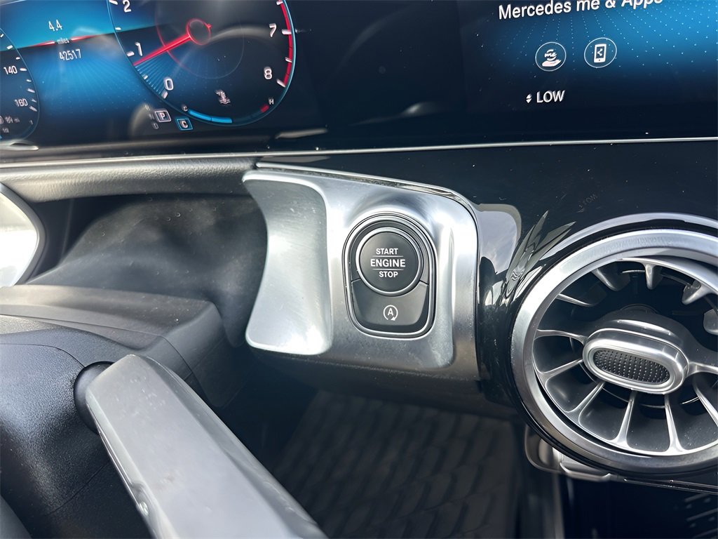 Used 2021 Mercedes-Benz GLB 250 4MATIC image 22