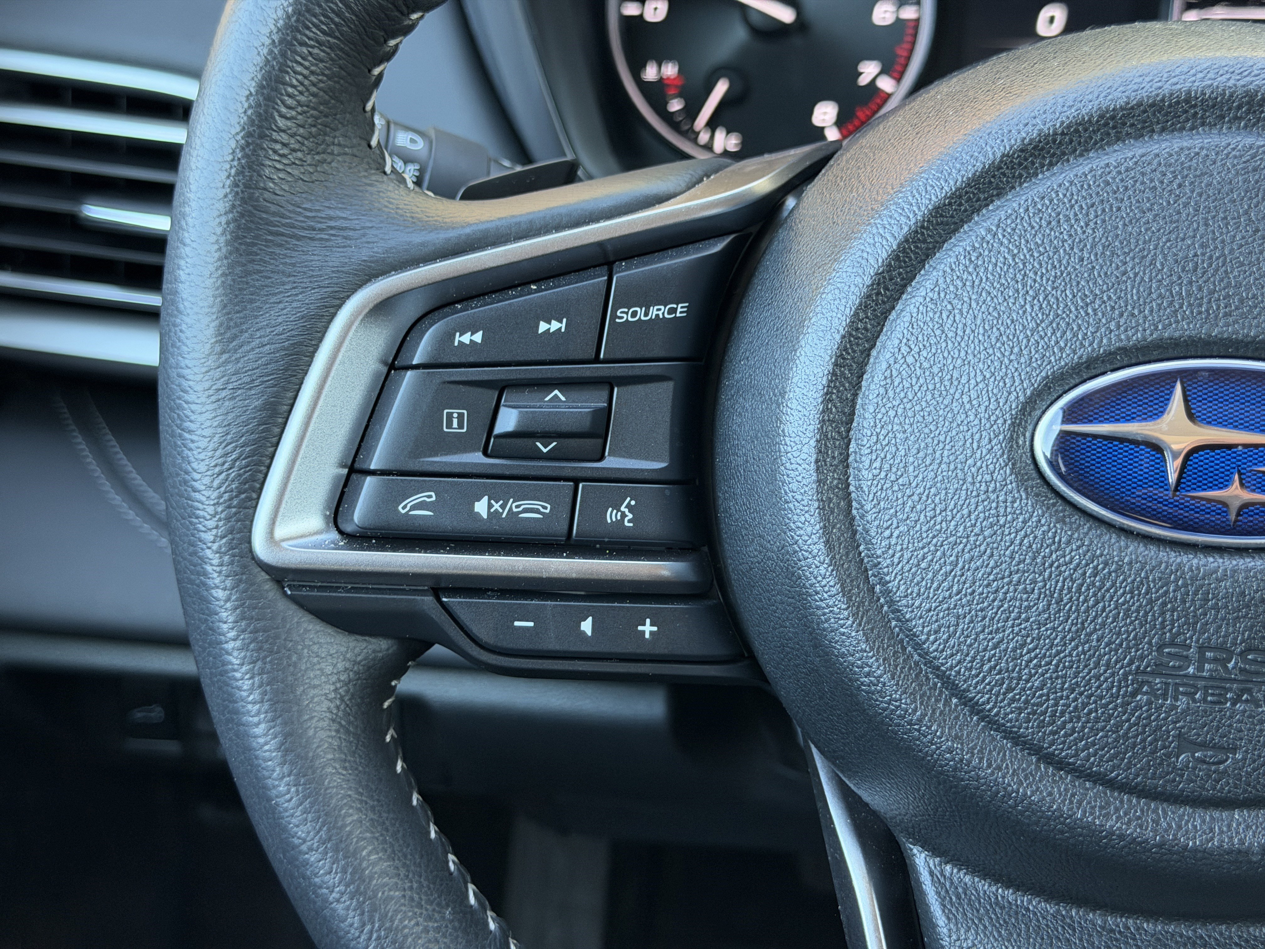 Used 2025 Subaru Outback Limited image 36