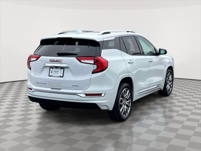 Used 2022 GMC Terrain Denali w/ Denali Premium Package AWD/4WD image 5