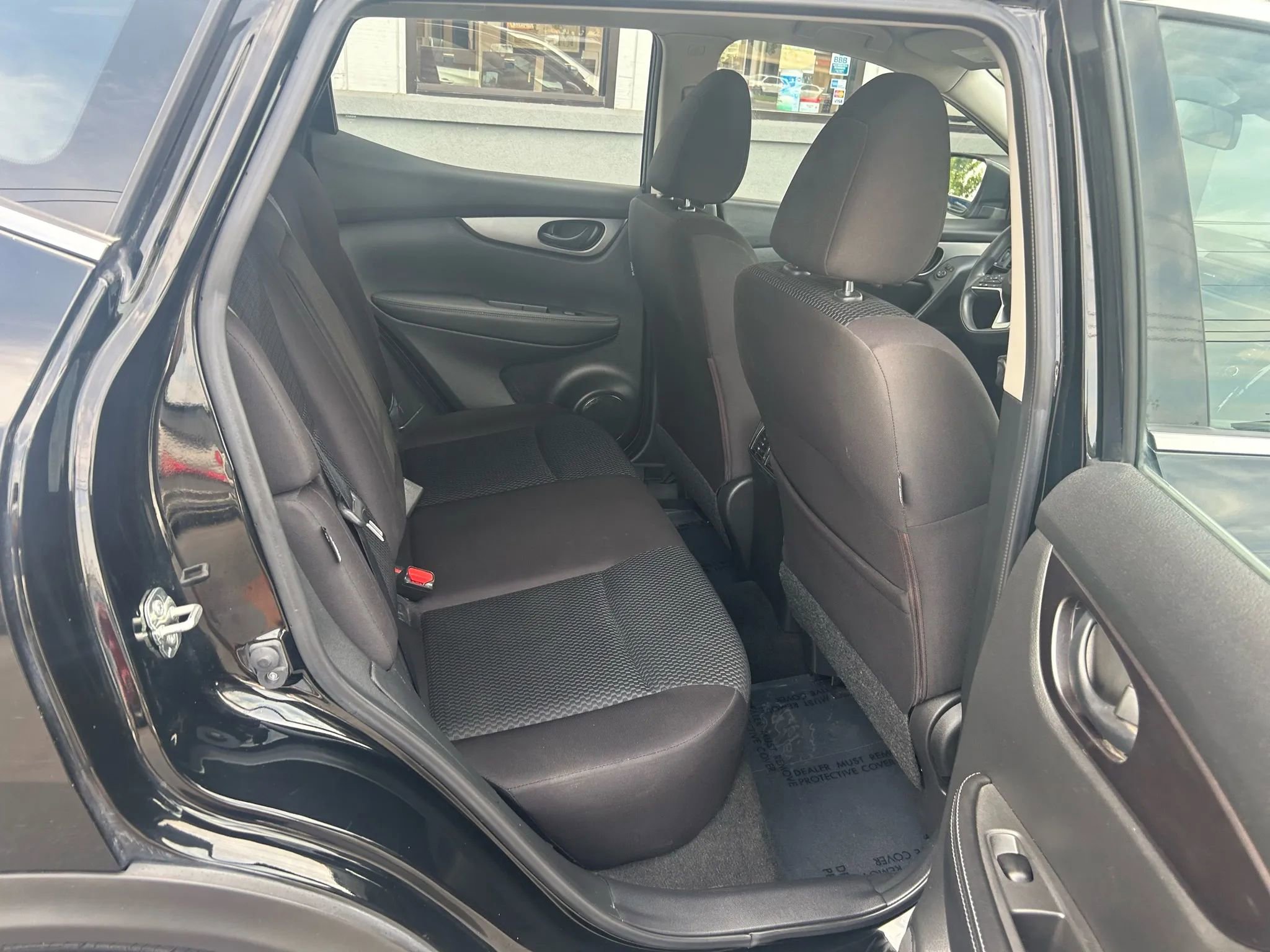 Used 2020 Nissan Rogue Sport S image 19