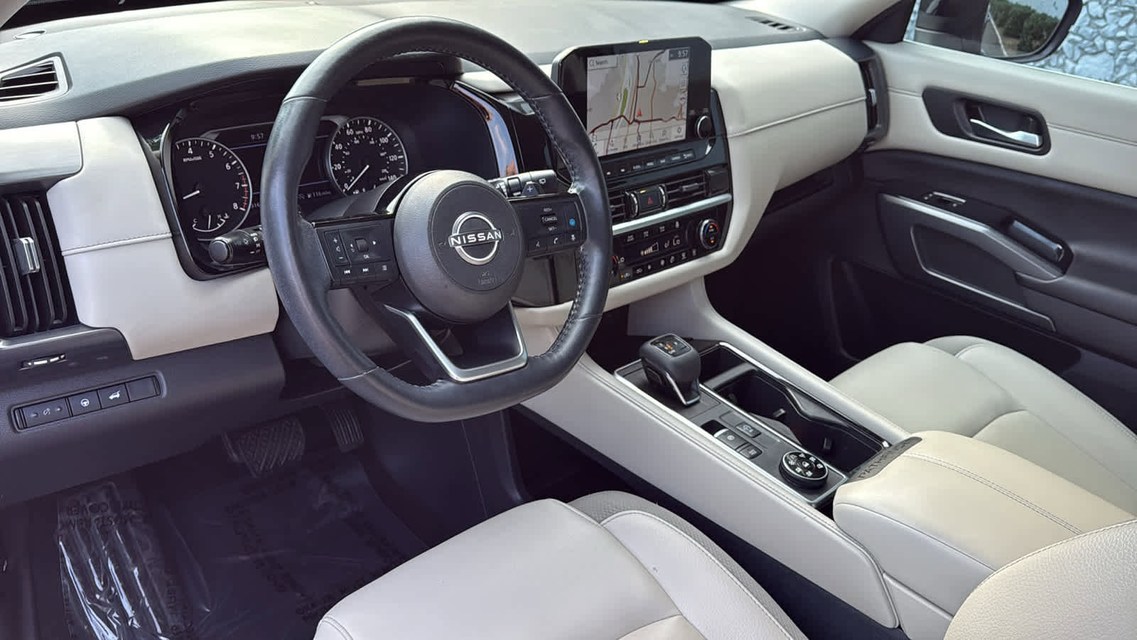 Certified 2023 Nissan Pathfinder SL image 14