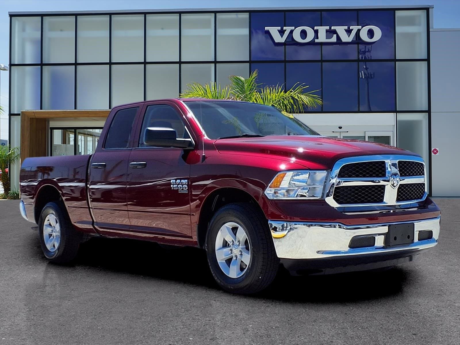 Used 2024 RAM 1500 Classic SLT AWD/4WD image 1
