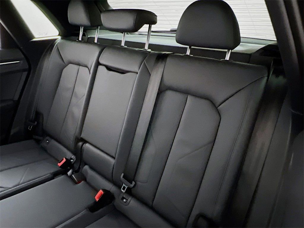 New 2025 Audi Q3 2.0T Premium image 21