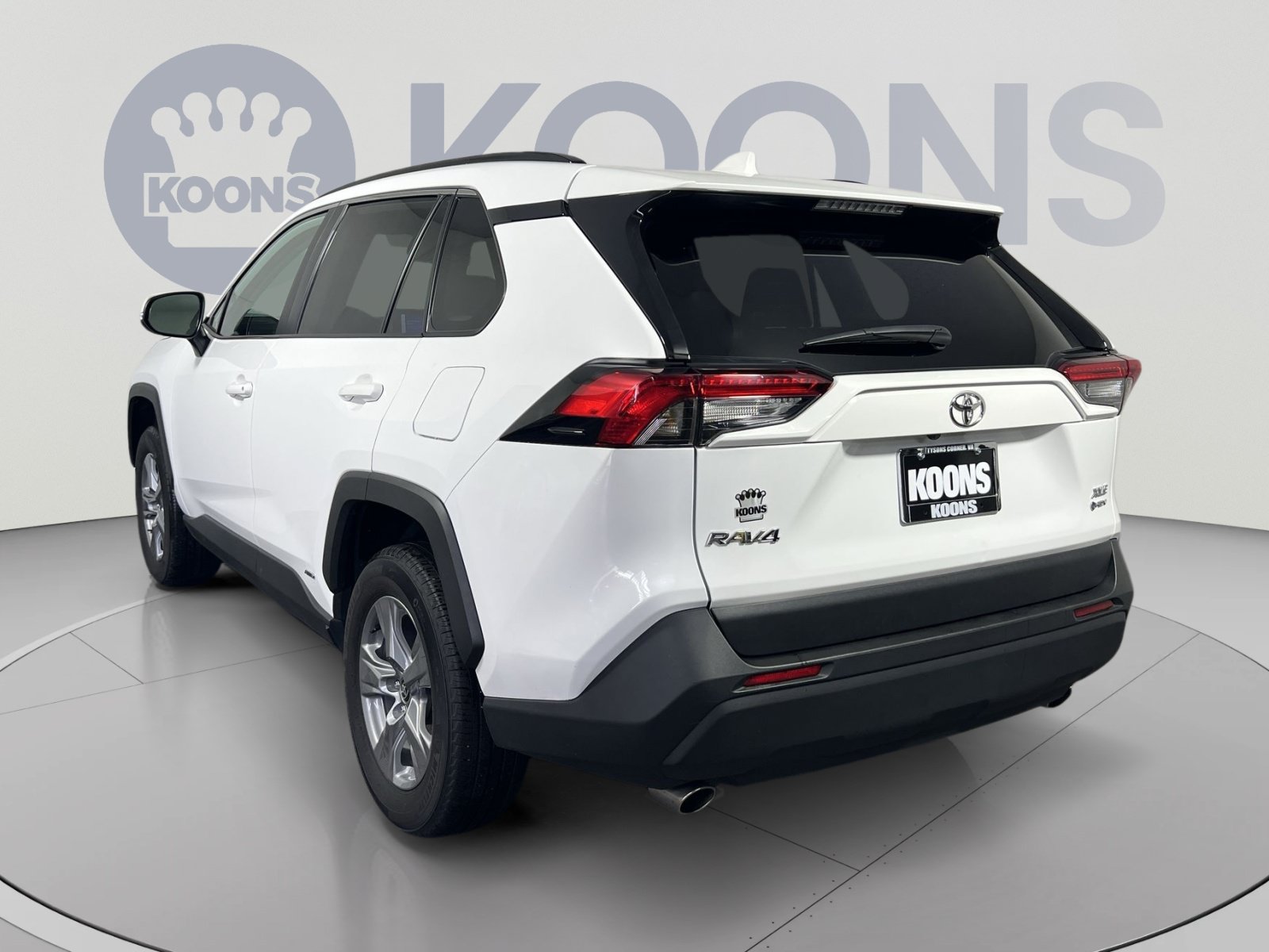 Used 2025 Toyota RAV4 XLE AWD/4WD image 4
