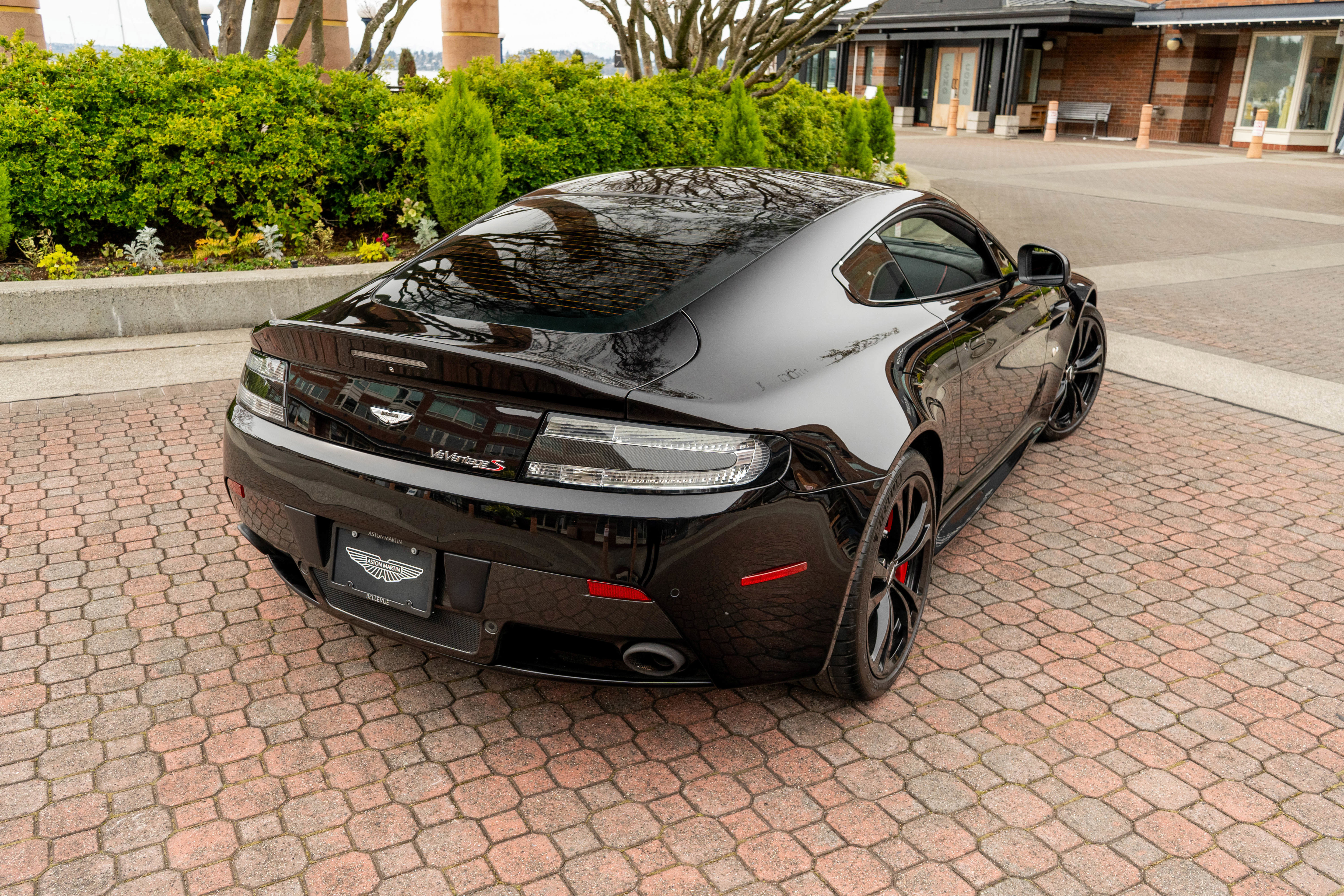 Used 2015 Aston Martin V12 Vantage S image 43