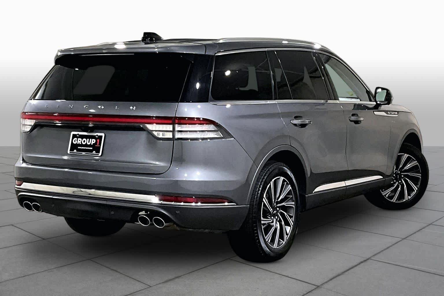 Used 2025 Lincoln Aviator AWD w/ Equipment Group 101A image 12