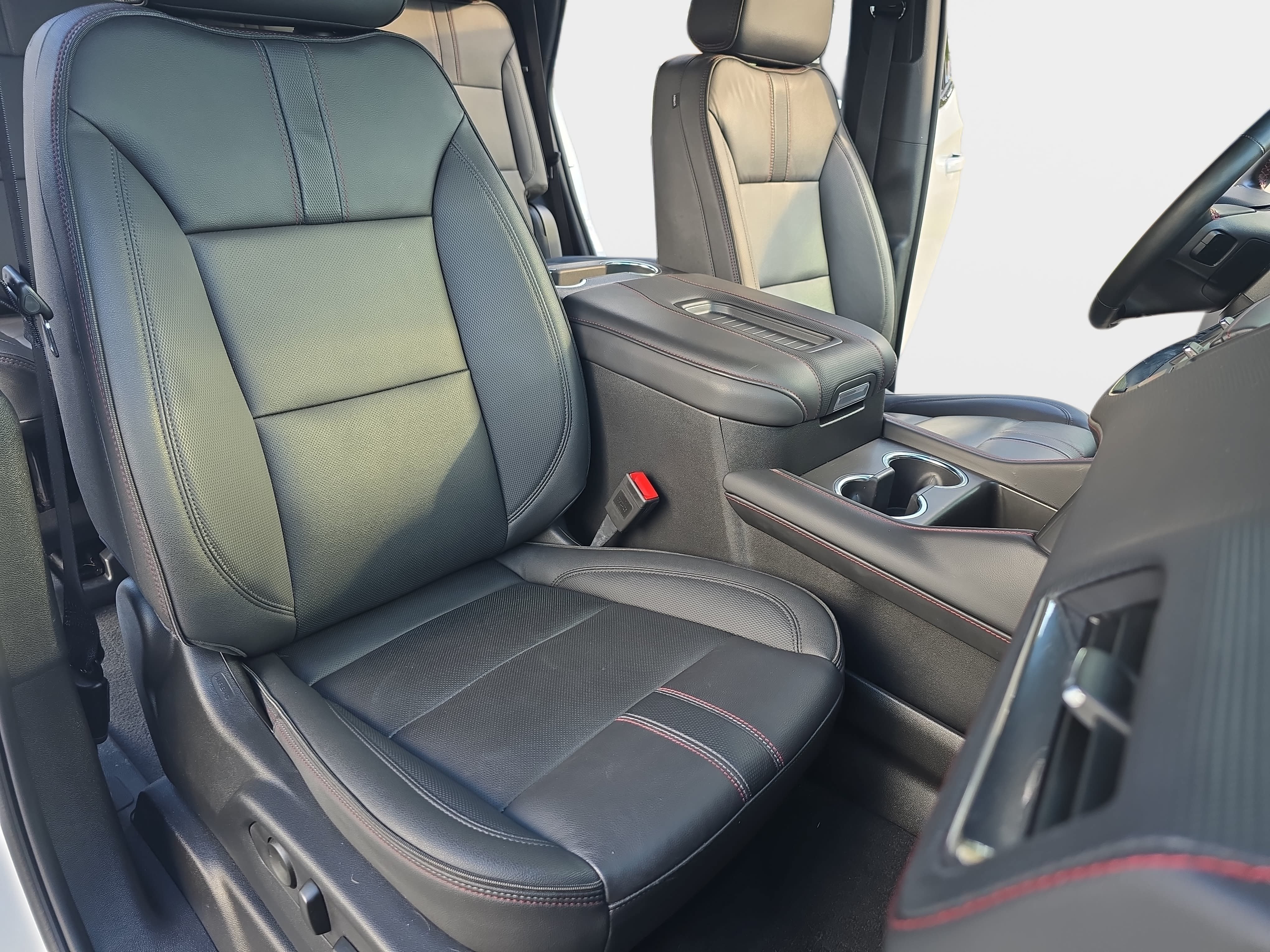 Used 2024 Chevrolet Tahoe RST w/ RST Performance Edition AWD/4WD image 10