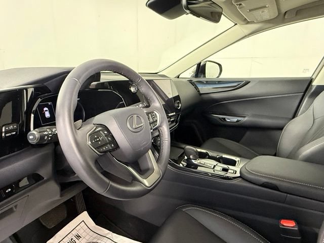 Used 2025 Lexus NX 250 FWD image 17