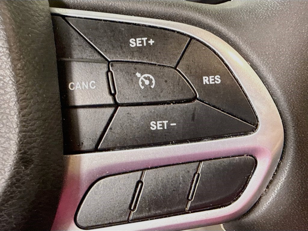 Used 2022 Chrysler Voyager LX FWD image 14