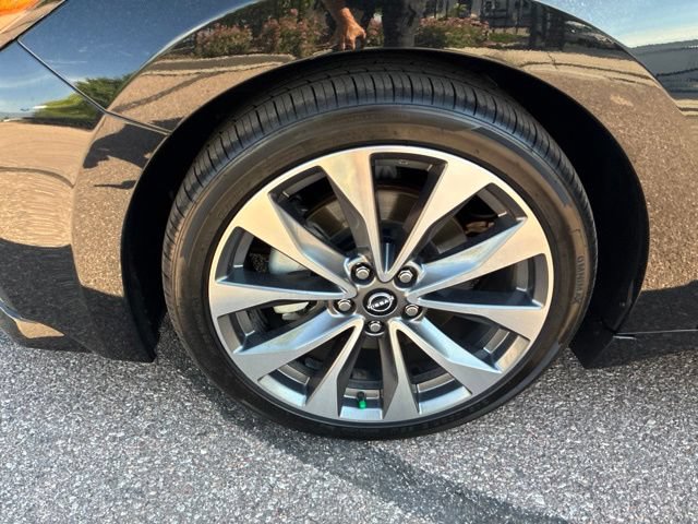 Used 2023 Nissan Maxima Platinum w/ Sport Mat Group FWD image 15